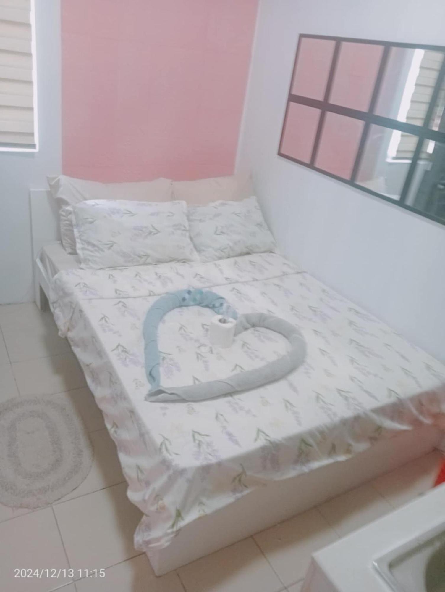 Urban Deca Staycation Mandaluyong Exterior foto